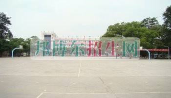 瀘縣建筑職業(yè)中專學(xué)校2016年報(bào)名條件、招生對象