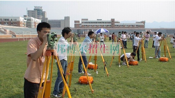 重慶建筑高級技工學(xué)校2016年報(bào)名條件、招生對象