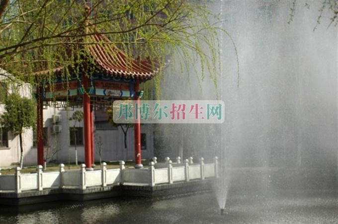 中原工學(xué)院信息商務(wù)學(xué)院招生辦聯(lián)系電話(huà)