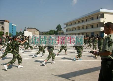貴航高級技工學(xué)校2016年報名條件、招生對象