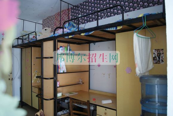 湖南商務(wù)職業(yè)技術(shù)學(xué)院宿舍條件、住宿好嗎、寢室情況