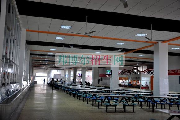 湖南商務(wù)職業(yè)技術(shù)學(xué)院宿舍條件、住宿好嗎、寢室情況