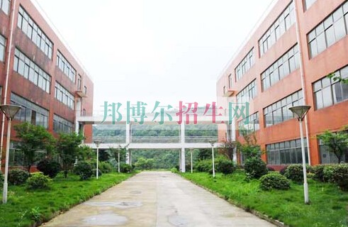 湖南中醫(yī)藥高等?？茖W校