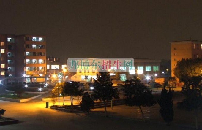 安徽工業(yè)經(jīng)濟(jì)職業(yè)技術(shù)學(xué)院招生辦聯(lián)系電話(huà)