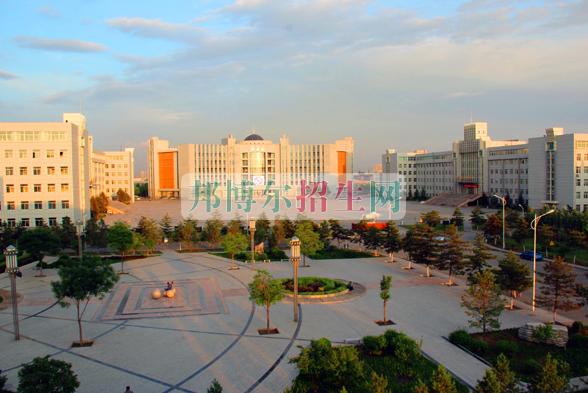 包頭職業(yè)技術(shù)學(xué)院?？圃盒閹讓? width=
