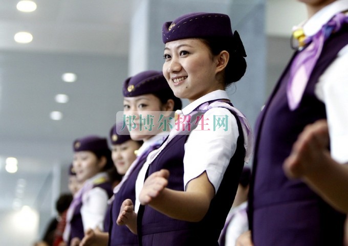 成都高鐵乘務(wù)學校好嗎