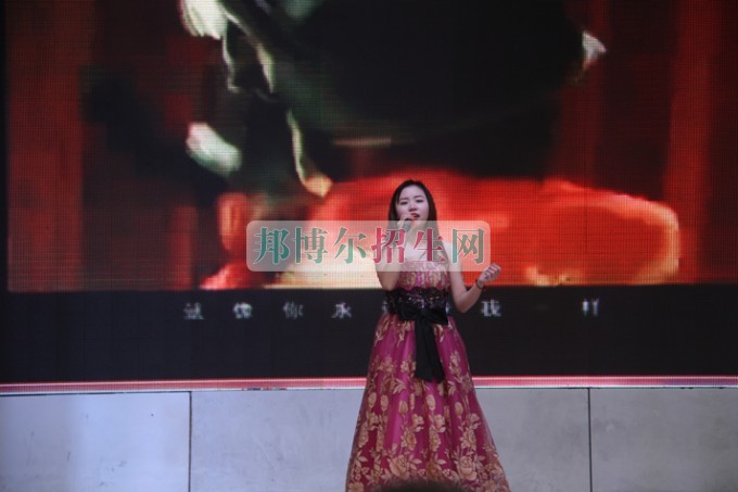 天府新區(qū)成人中等專(zhuān)業(yè)學(xué)校“美好新區(qū)，千年廣都”