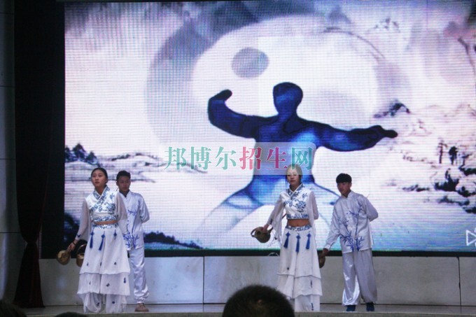 天府新區(qū)成人中等專(zhuān)業(yè)學(xué)校“美好新區(qū)，千年廣都”