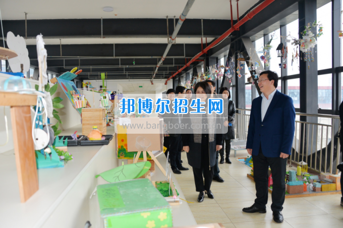 川南幼兒師范高等?？茖W校作“互聯(lián)網+教育”專題報告
