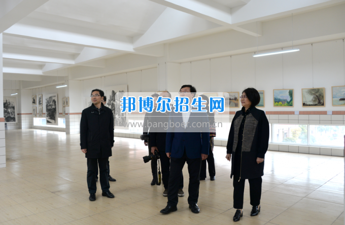 川南幼兒師范高等專科學校作“互聯(lián)網+教育”專題報告