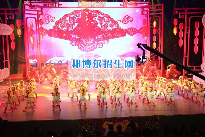 川北幼兒師范高等?？茖W(xué)校參演廣元春晚 服務(wù)地方文化