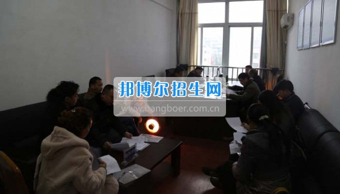 四川省古藺縣職業(yè)高級中學校集智匯力，全力推進依法治校