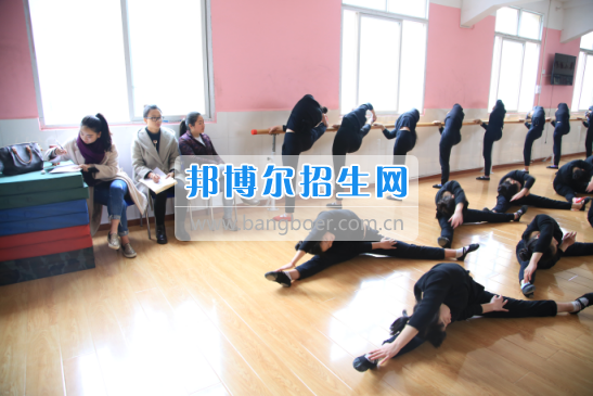 川北幼兒師范高等?？茖W(xué)校學(xué)前教育系赴南江小河職中調(diào)研
