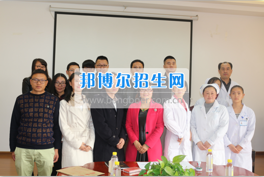 云南商務(wù)職業(yè)學院與昆明新康生耳鼻喉醫(yī)院簽訂合作協(xié)議