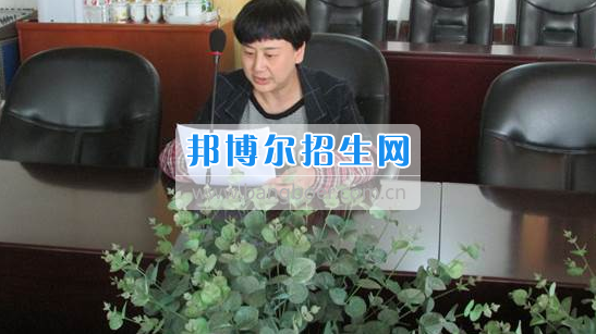 貴州省建設(shè)學(xué)校2017年召開(kāi)行政部門(mén)考核方案修訂專(zhuān)題討論會(huì)