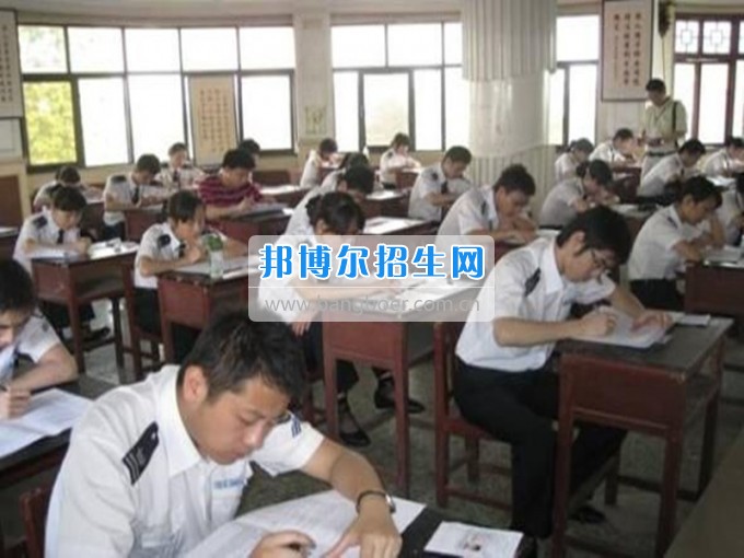 2017年春民航業(yè)特有工種職業(yè)技能鑒定在綿陽(yáng)航空職業(yè)學(xué)校舉行。