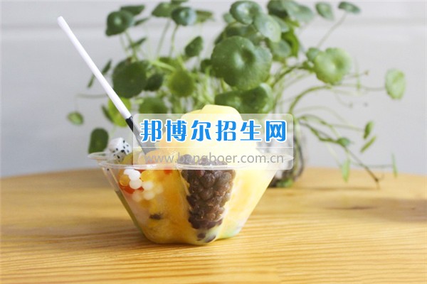 成都希望航空職業(yè)學(xué)校美味冷飲大曝光！據(jù)說(shuō)，正數(shù)第三的是同學(xué)們最喜愛(ài)的冷飲！