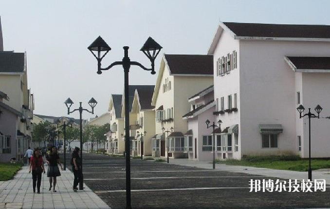 四川大學附設(shè)華西衛(wèi)生學校招生辦聯(lián)系電話