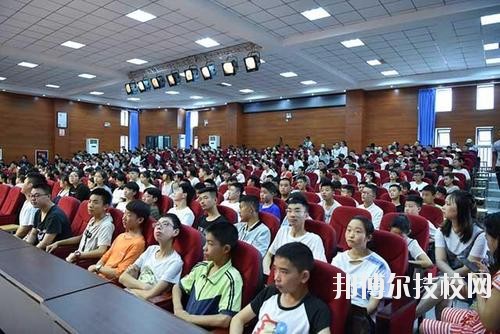 成都溫江區(qū)燎原職業(yè)技術(shù)學(xué)校2020年報(bào)名條件、招生要求、招生對(duì)象