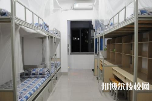 成都華夏旅游商務(wù)學校2020年宿舍條件