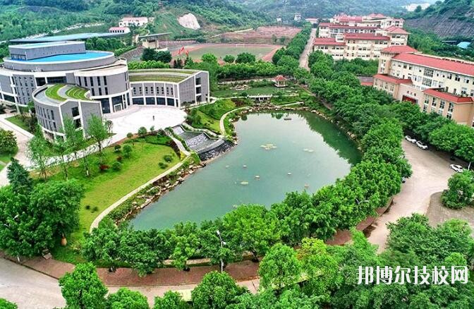 重慶女子職業(yè)高級(jí)中學(xué)2020年報(bào)名條件、招生要求、招生對(duì)象