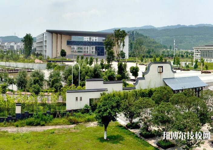重慶兩江職業(yè)教育中心2020年報(bào)名條件、招生要求、招生對(duì)象