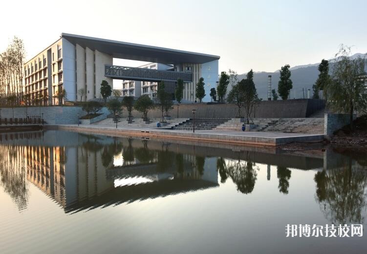 重慶農(nóng)業(yè)機(jī)械化學(xué)校怎么樣、好不好