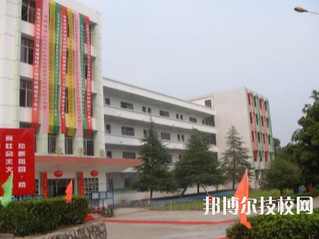 江西通用技術(shù)工程學(xué)校2020年報名條件、招生要求、招生對象