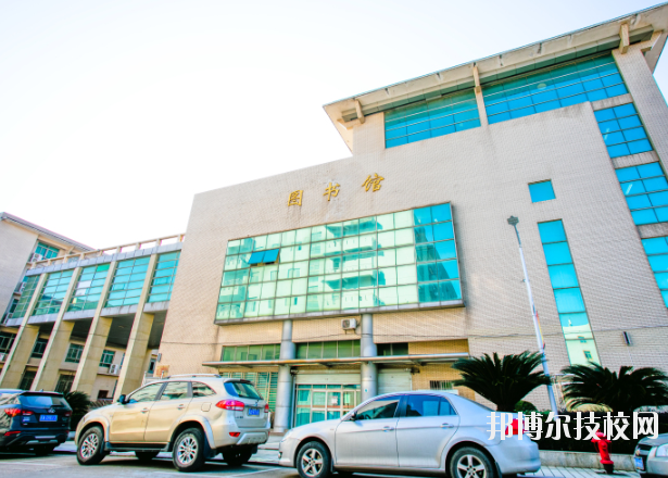 江西機(jī)械高級技工學(xué)校2020年報(bào)名條件、招生要求、招生對象