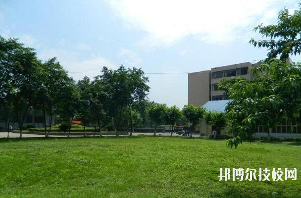成都廣播電視中等專業(yè)學校2020年報名條件、招生要求、招生對象