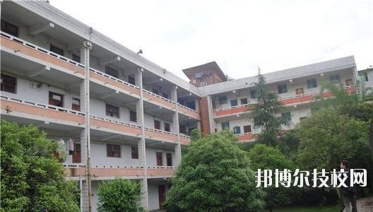 清鎮(zhèn)中等職業(yè)技術學校2020年報名條件、招生要求、招生對象
