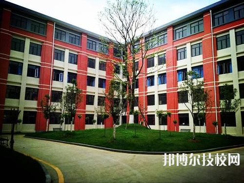 貴陽衛(wèi)生學(xué)校2020年報名條件、招生要求、招生對象