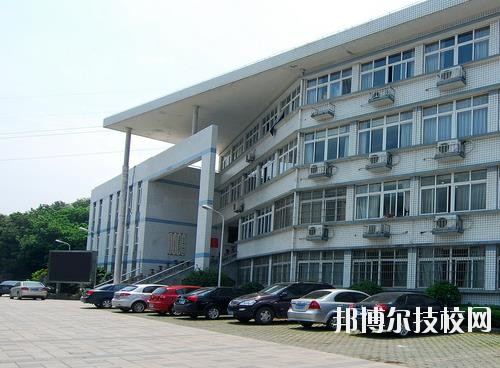 鄞州職業(yè)高級(jí)中學(xué)2020年報(bào)名條件、招生要求、招生對(duì)象