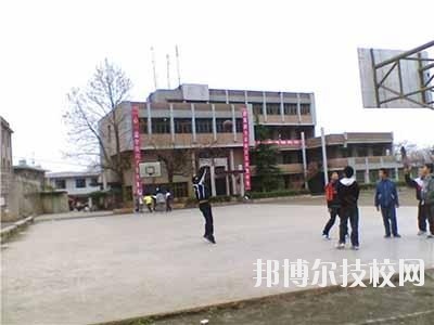 貴州龍里中等職業(yè)學校2020年報名條件、招生要求、招生對象