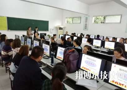 重慶現(xiàn)代技工學(xué)校2020年報(bào)名條件、招生要求、招生對(duì)象