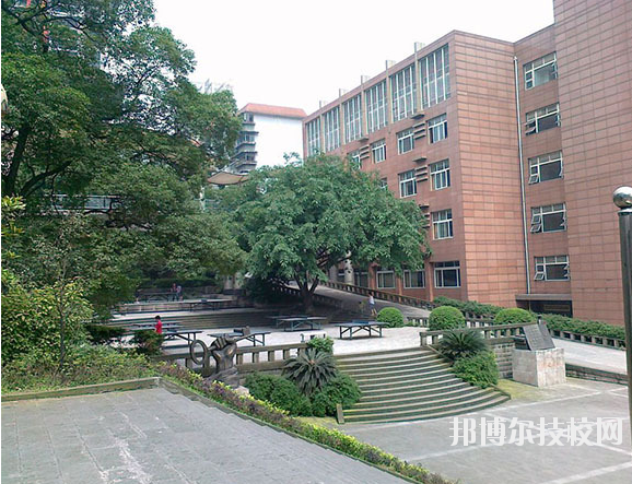 重慶醫(yī)科學(xué)校怎么樣、好不好