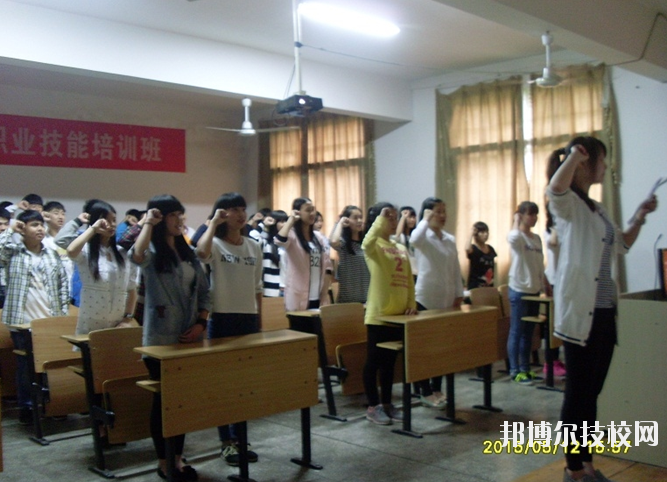 安源區(qū)職業(yè)中等專業(yè)學(xué)校2020年報(bào)名條件、招生要求、招生對(duì)象