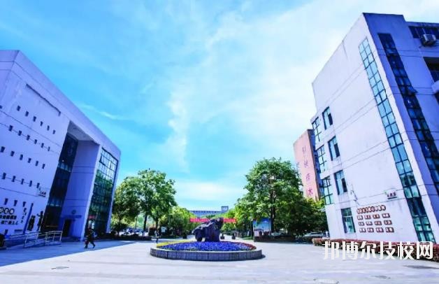 衢州工程技術(shù)學(xué)校2020年報名條件、招生要求、招生對象