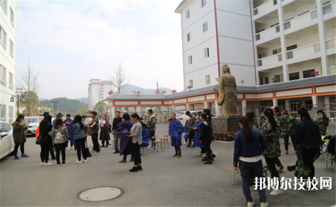 三都水族自治民族中等職業(yè)技術(shù)學(xué)校2020年報(bào)名條件、招生要求、招生對(duì)象