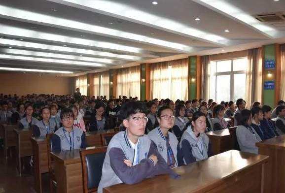 江陰華姿中等專業(yè)學(xué)校2020年報(bào)名條件、招生要求、招生對(duì)象