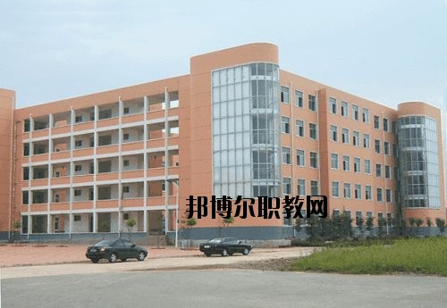 祿勸職業(yè)高級(jí)中學(xué)2020年報(bào)名條件、招生要求、招生對(duì)象