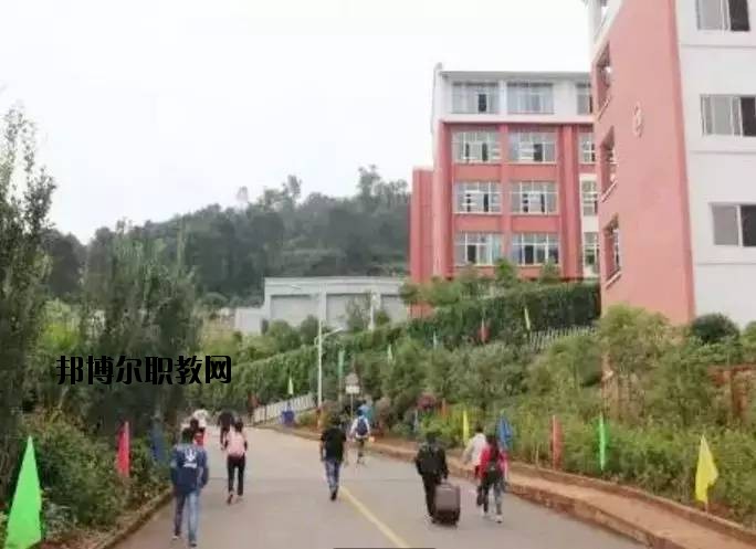 祿勸職業(yè)高級中學(xué)怎么樣、好不好
