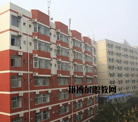 重慶機(jī)電工業(yè)學(xué)校2020年報(bào)名條件、招生要求、招生對象