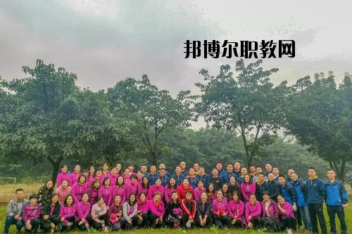 都勻工商管理學(xué)校2020年報(bào)名條件、招生要求、招生對(duì)象