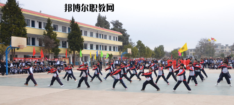 昆明外國(guó)語(yǔ)學(xué)校怎么樣、好不好