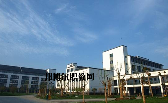 蘇州吳中技工學(xué)校2020年報(bào)名條件、招生要求、招生對(duì)象