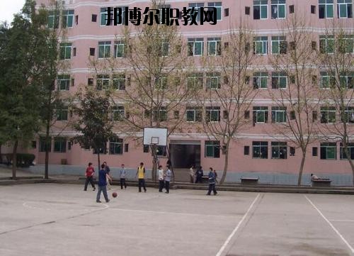 四川達州經(jīng)濟貿(mào)易學校2020年報名條件、招生要求、招生對象