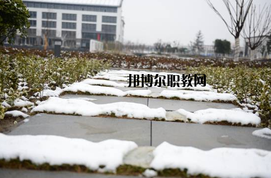 江蘇高港中等專業(yè)學(xué)校2020年報(bào)名條件、招生要求、招生對(duì)象