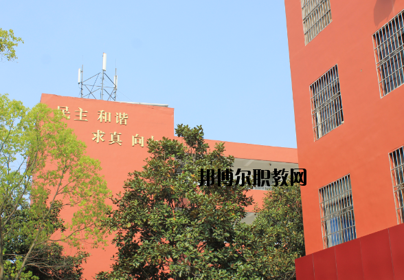 南昌保險學(xué)校2020年報名條件、招生要求、招生對象