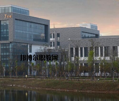 鄭州信息技術學校怎么樣、好不好